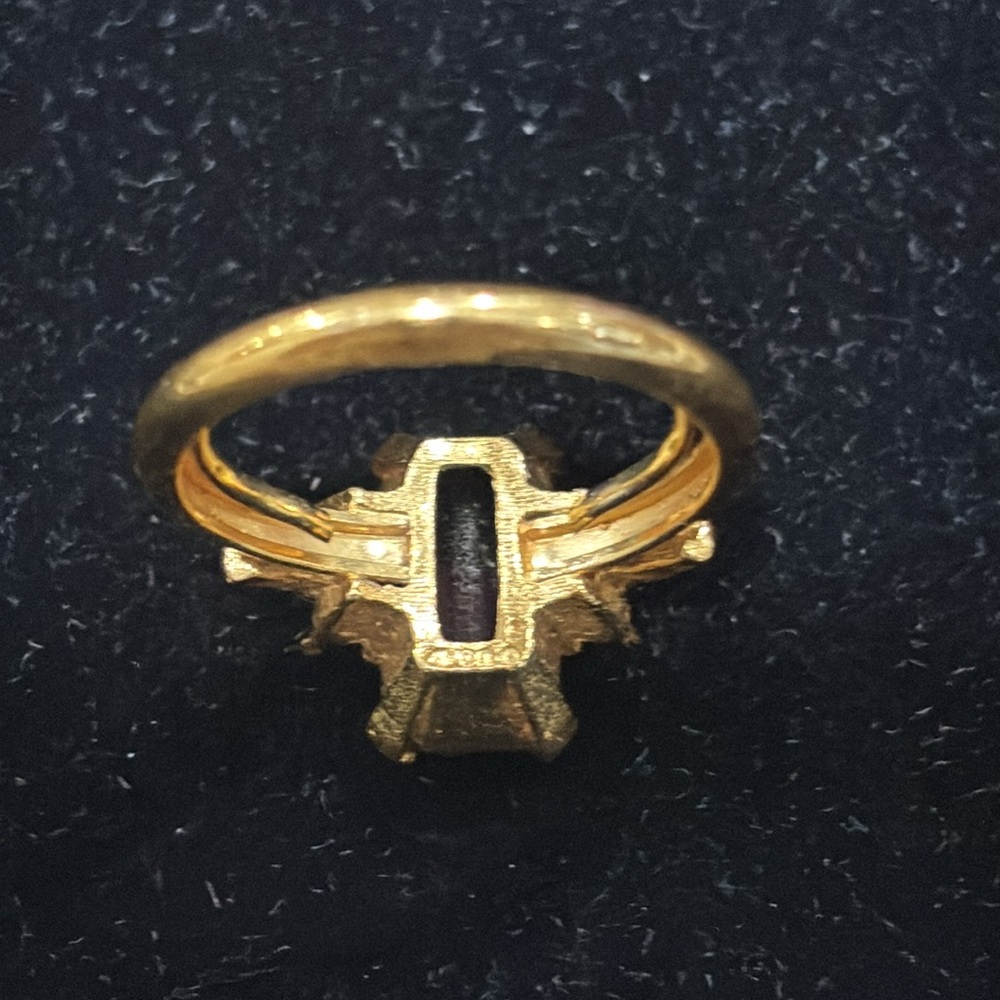 Avon Vintage 1975 Plaza IV Ring - Picture 4 of 8